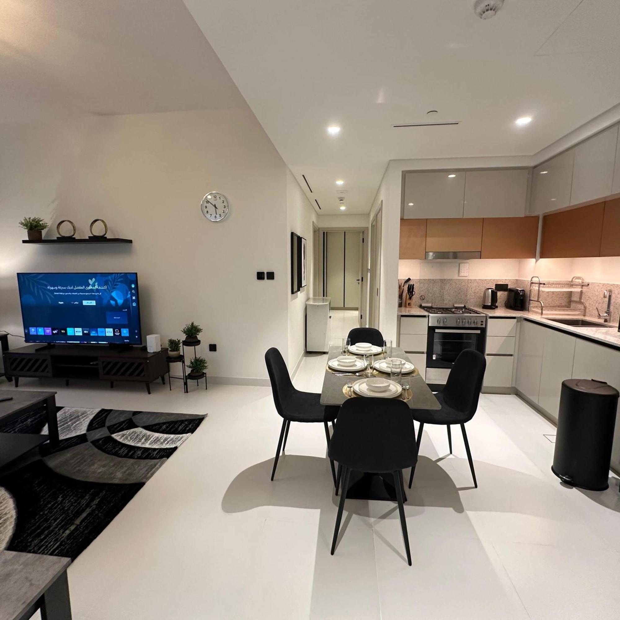 Amakin Beachfront Palm Jumeirah Marina Vista 2 Dubai