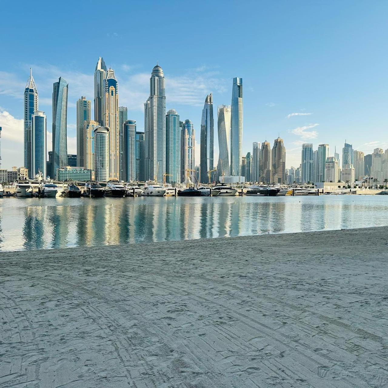 Amakin Beachfront Palm Jumeirah Marina Vista 2 Appartement