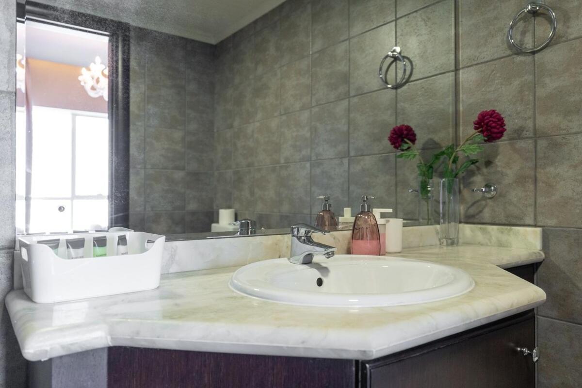 Appartamento Amazing 4-bedroom Perfect For Families In Marina Dubai