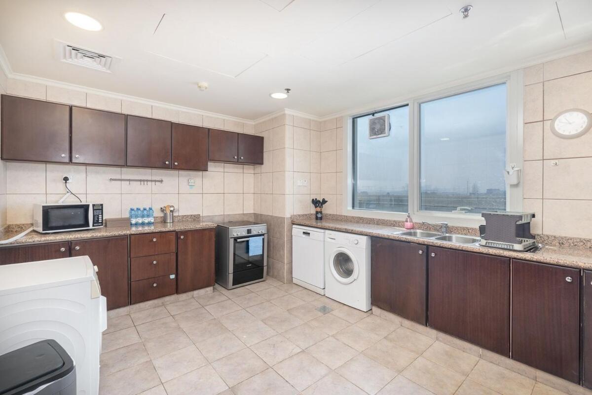 Amazing 4-bedroom Perfect For Families In Marina * Dubai