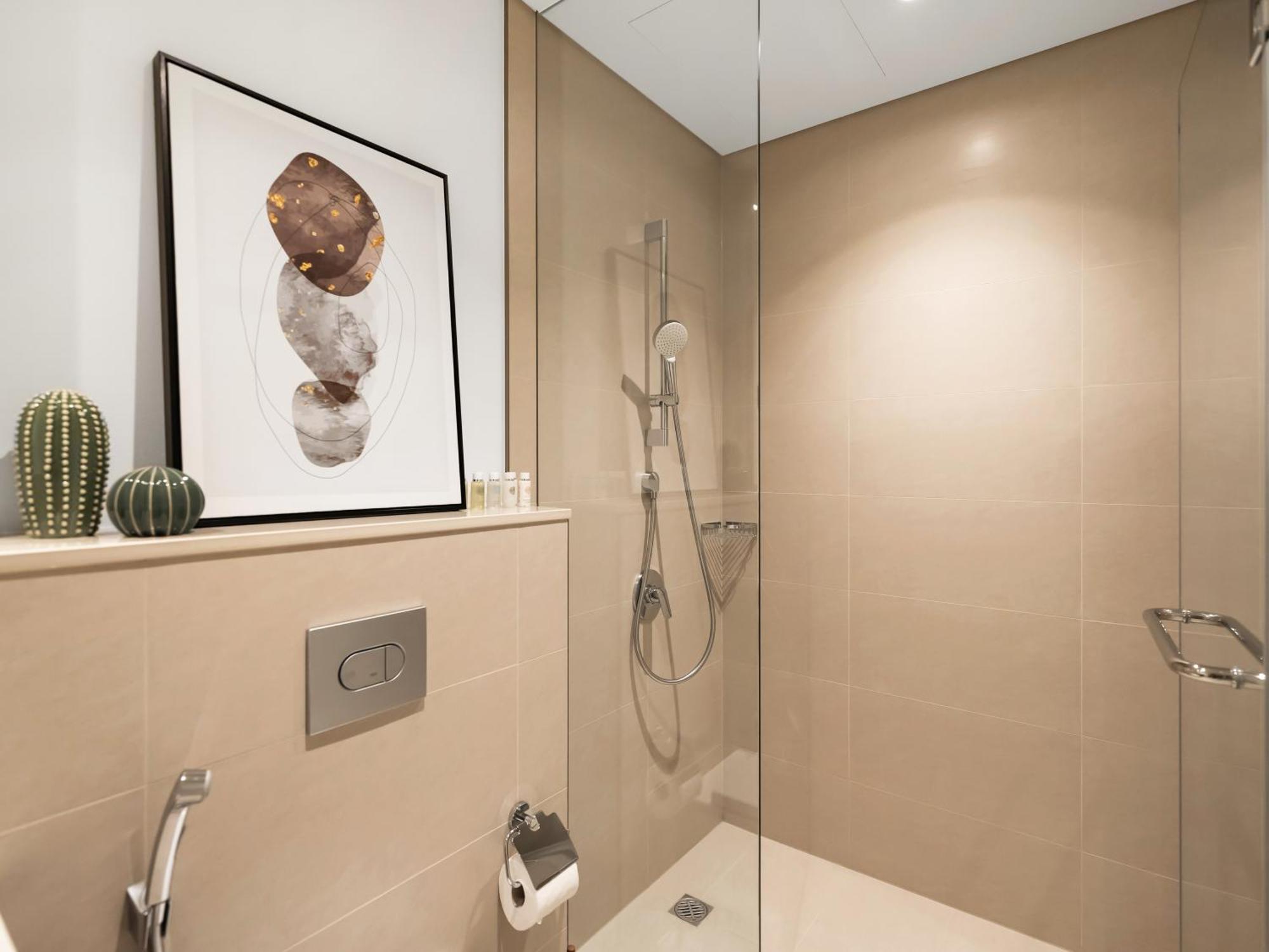 New Luxurious 2br Between Difc & Downtown Difc View
