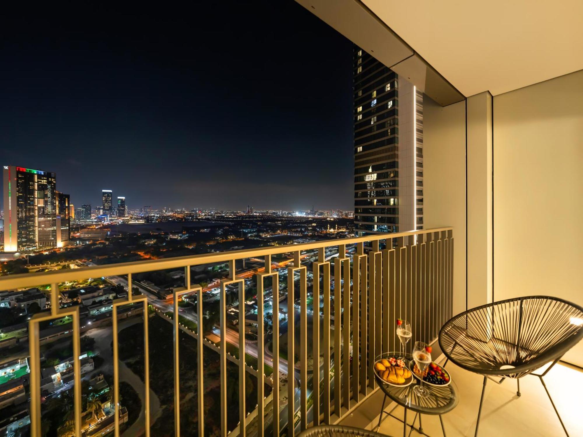 New Luxurious 2br Between Difc & Downtown Difc View
