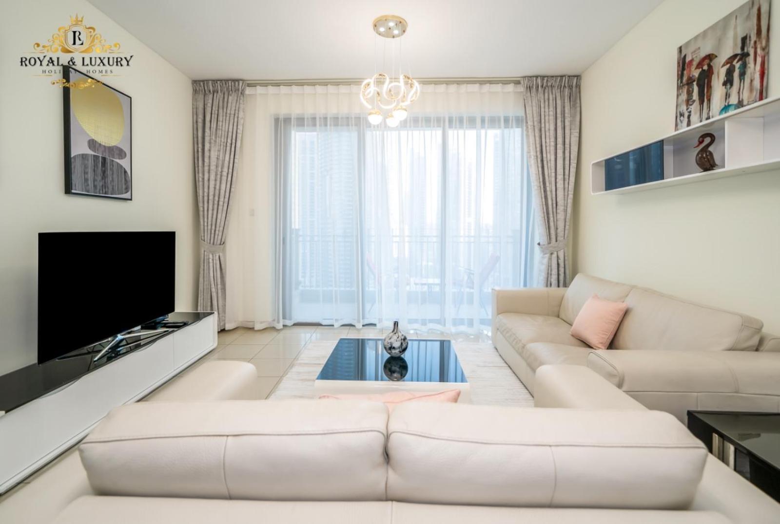 Chic 1-bedroom Haven In Standpoint A Tower, Downtown Dubaï