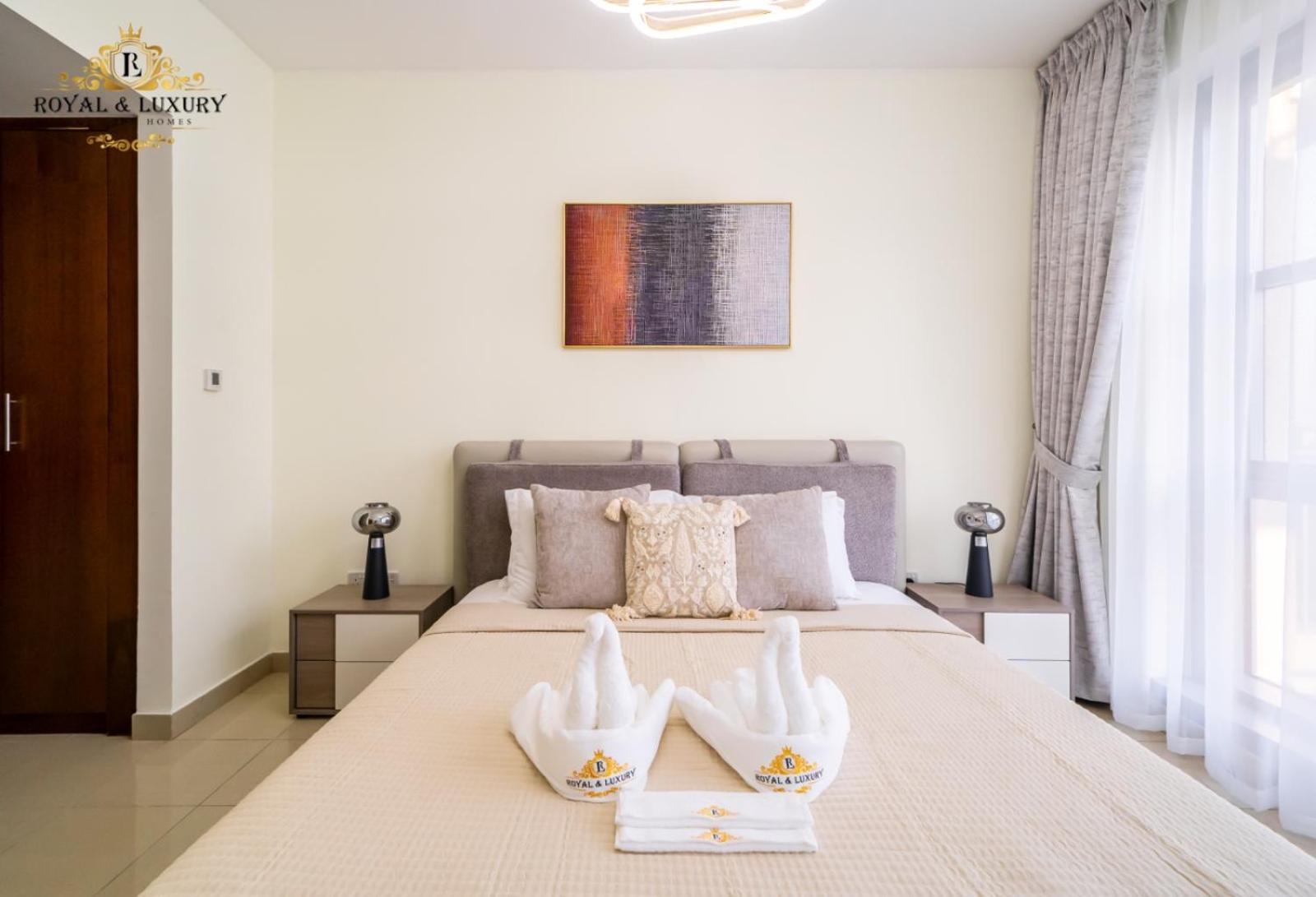 Chic 1-bedroom Haven In Standpoint A Tower, Downtown Dubaï