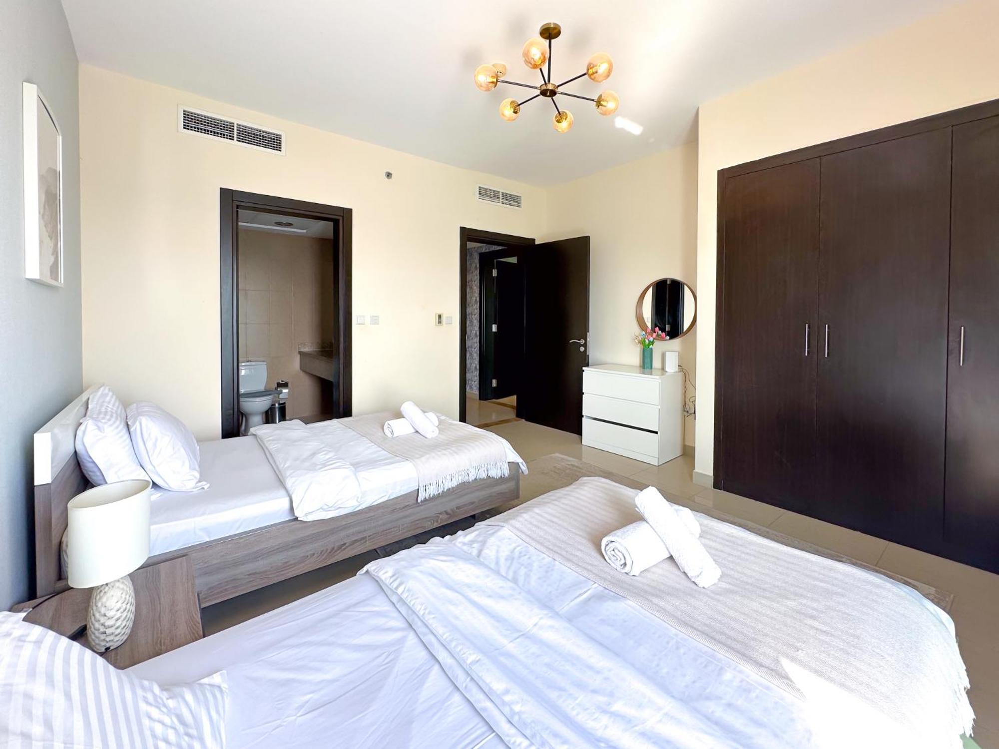 Cozy 2 Bedroom In Red In Sport Appartement *