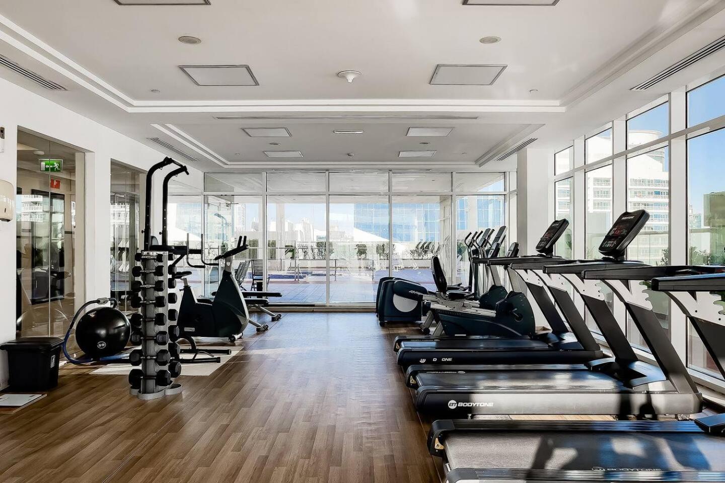 Short Walk To Marina & Jbr 1bhk Pool & Gym Dubaï