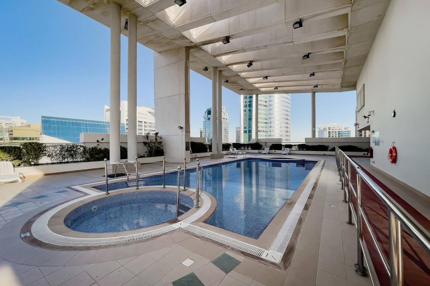 Short Walk To Marina & Jbr 1bhk Pool & Gym * Dubaï