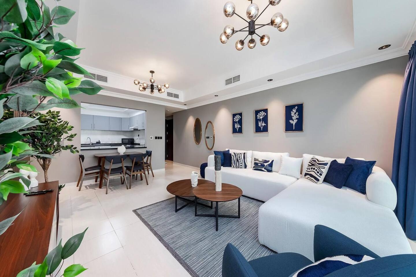 Short Walk To Marina & Jbr 1bhk Pool & Gym Appartement *