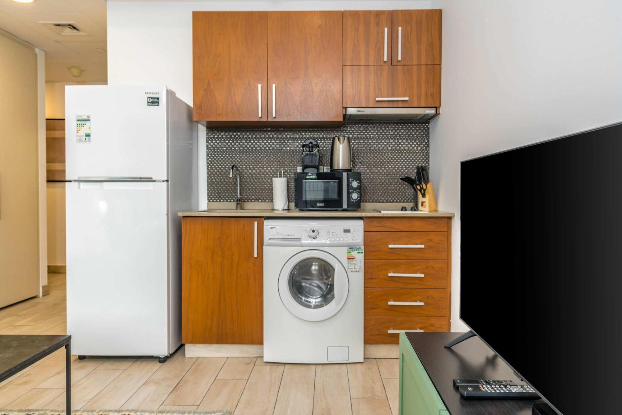Silkhaus Newly Furnished Facing Difc With Pool And Gym Access Apartment Dubai