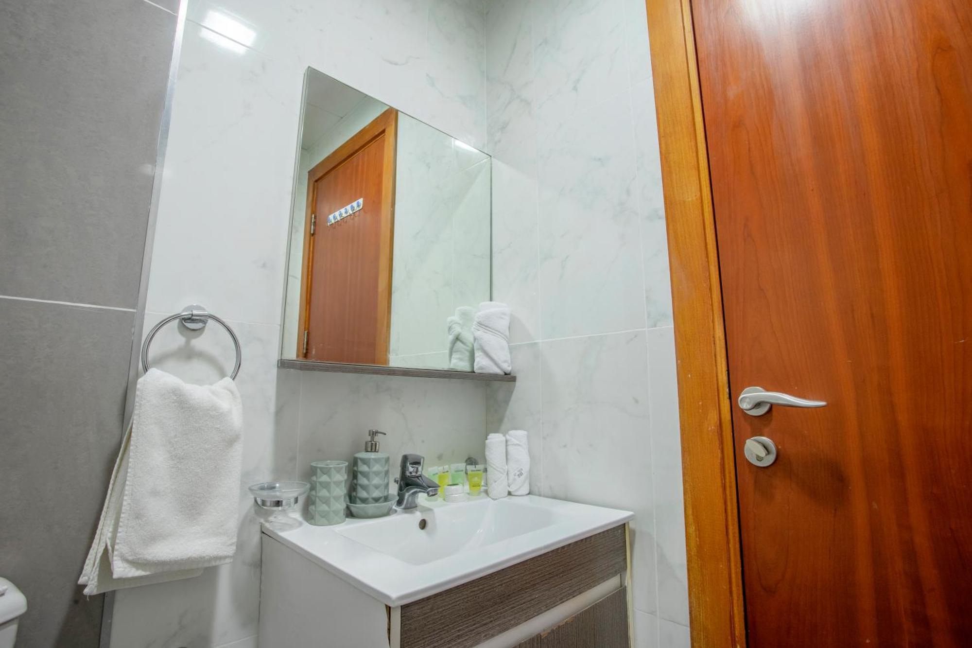 Upscale In Binghatti Apartments, Dso * Dubái