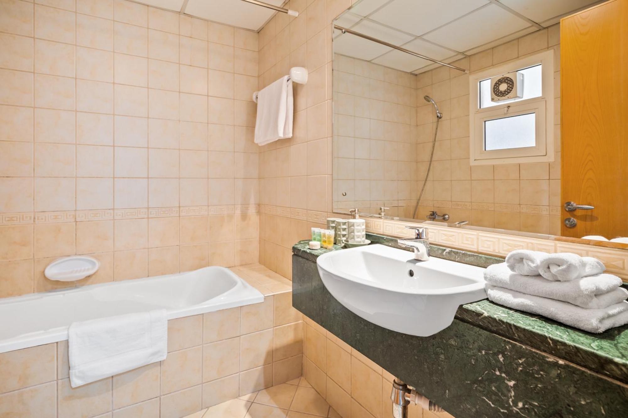 Cozy 1 Bedroom In Axis 2 Dso Lejlighed Dubai