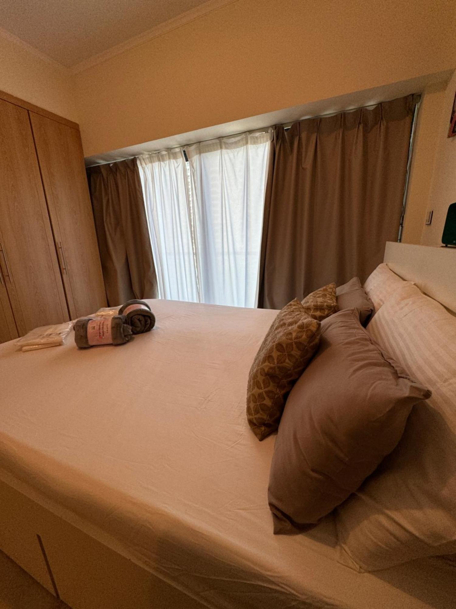 Click - Jlt - & Balcony Lakes View Entire -ra Appartement