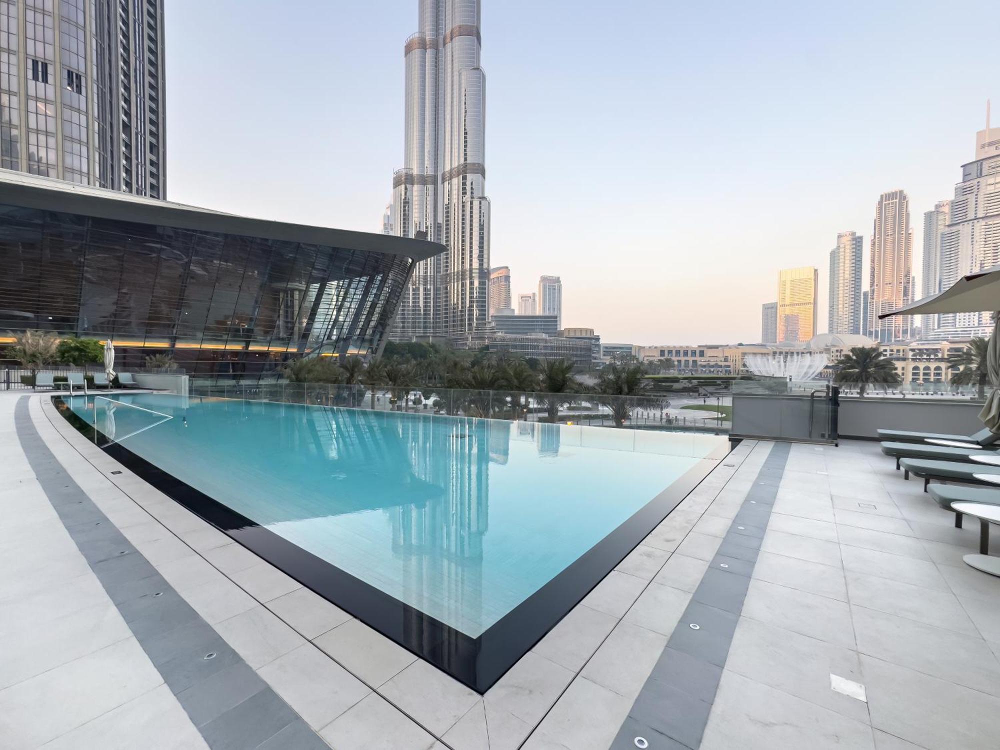 Grande Signature,1 Bdr, 4 Guests, Burj Khalifa Infinity Pool, Mall Apartment Dubai