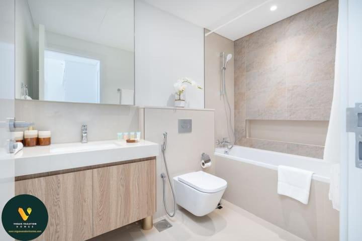 Downtown Views Ii - Vogue -tower 1, -1 Bedroom That Sleeps 3 -13th Floor -large Balcony With Views * Dubaï
