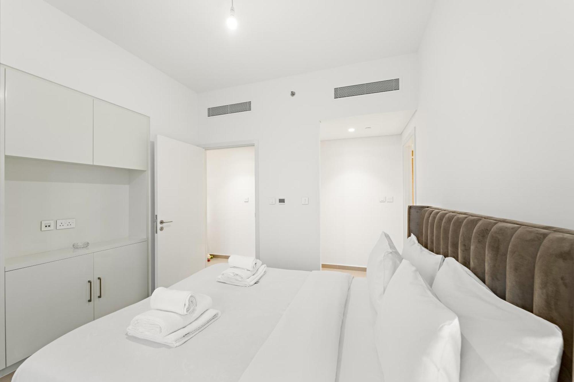 Elegant 2br In Downtown L Walk To Mall Appartement