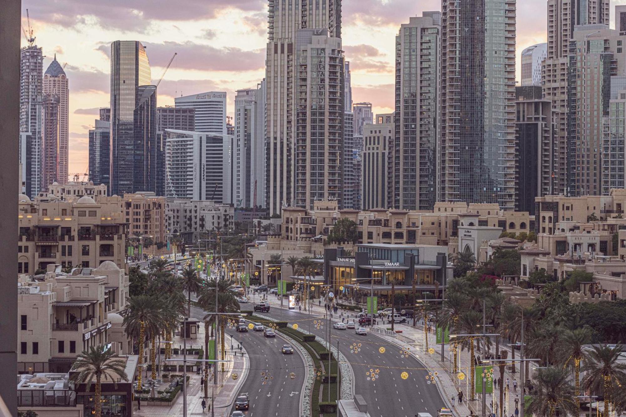 Luxe 1br With Full Burj Views And Mall Access Dubaï