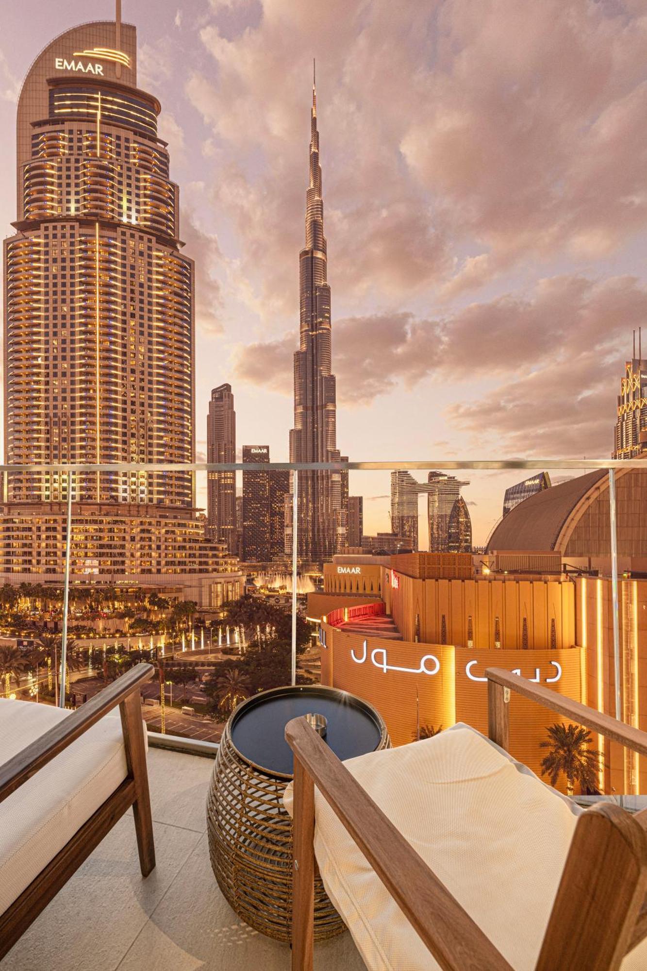 Luxe 1br With Full Burj Views And Mall Access
