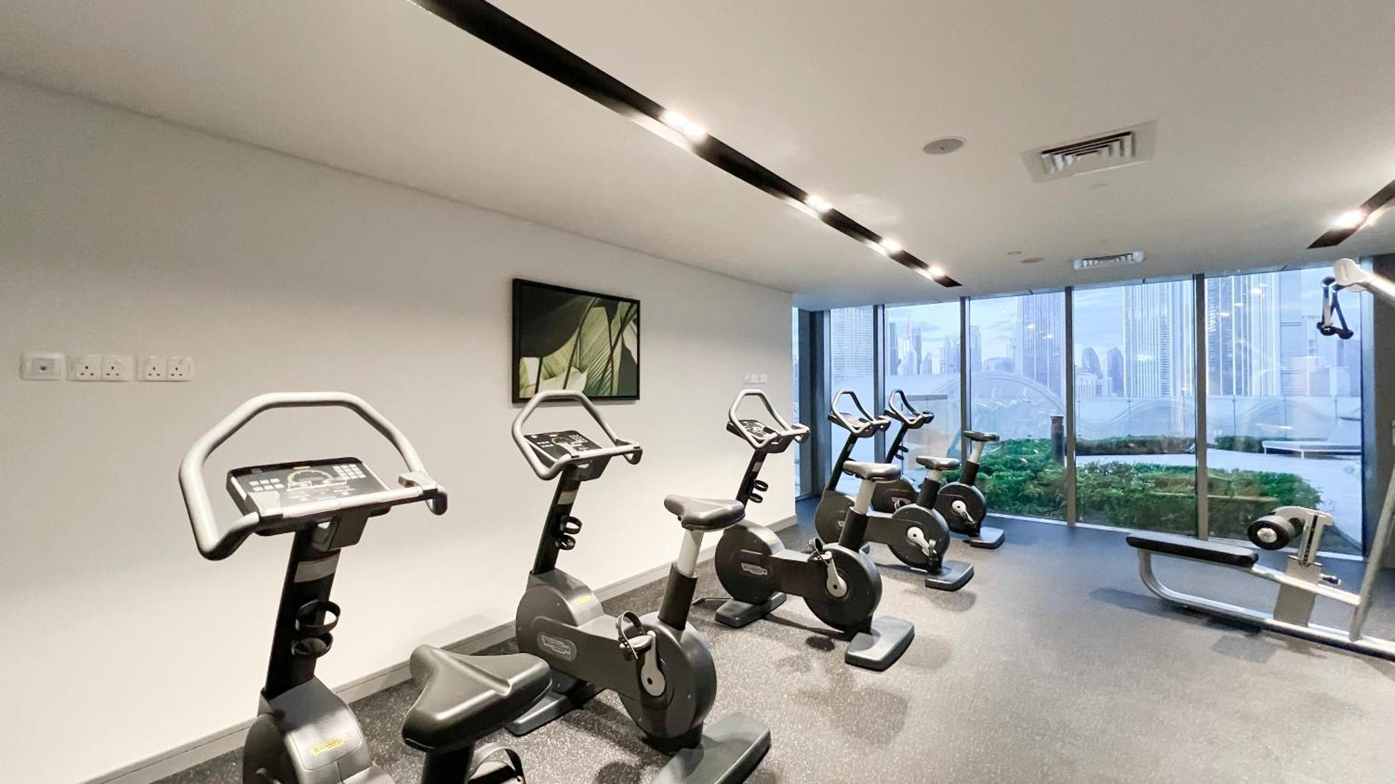 Luxe 1br With Full Burj Views And Mall Access Appartement *