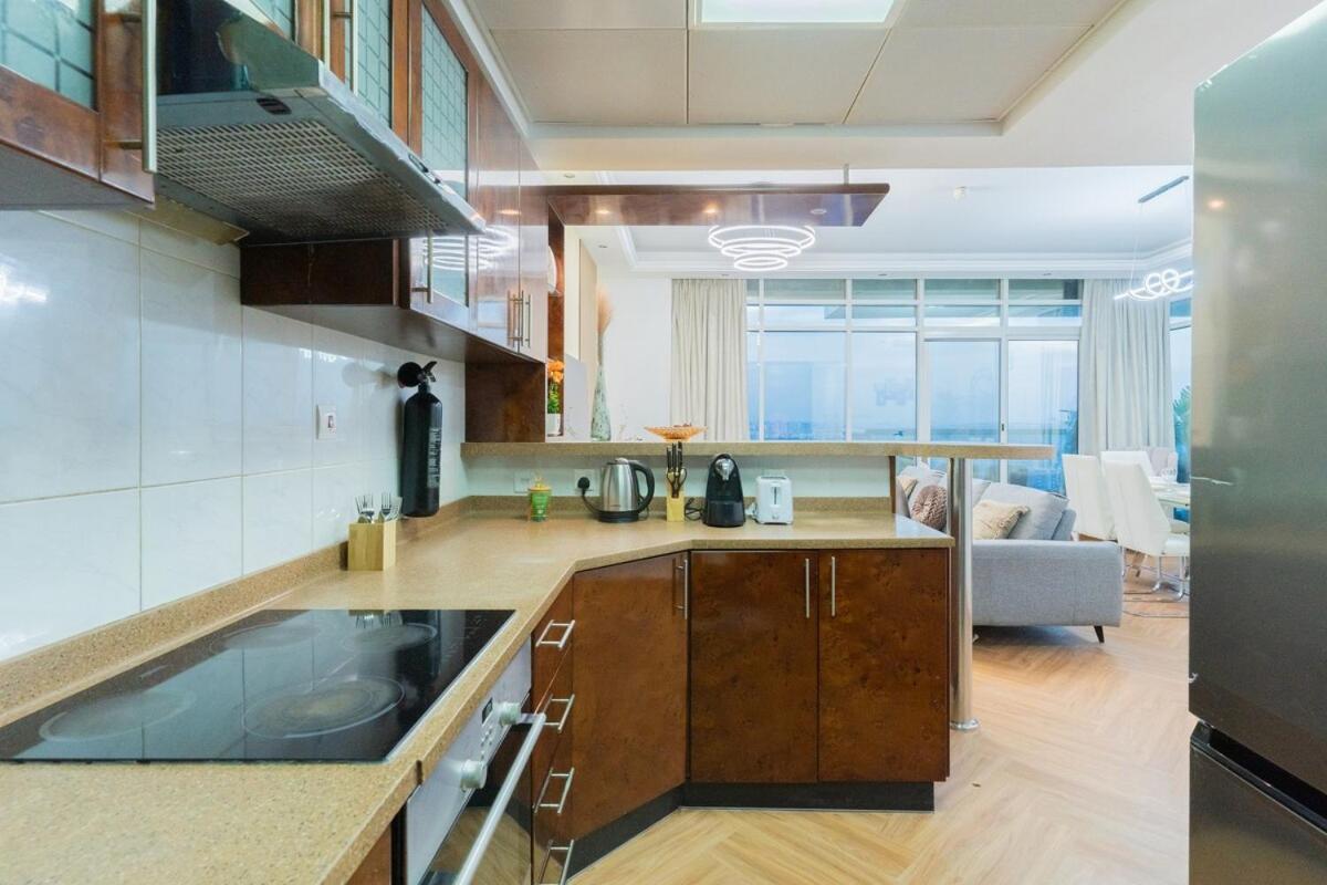 New Elegant & Luxury 3br In Marina Dubaï