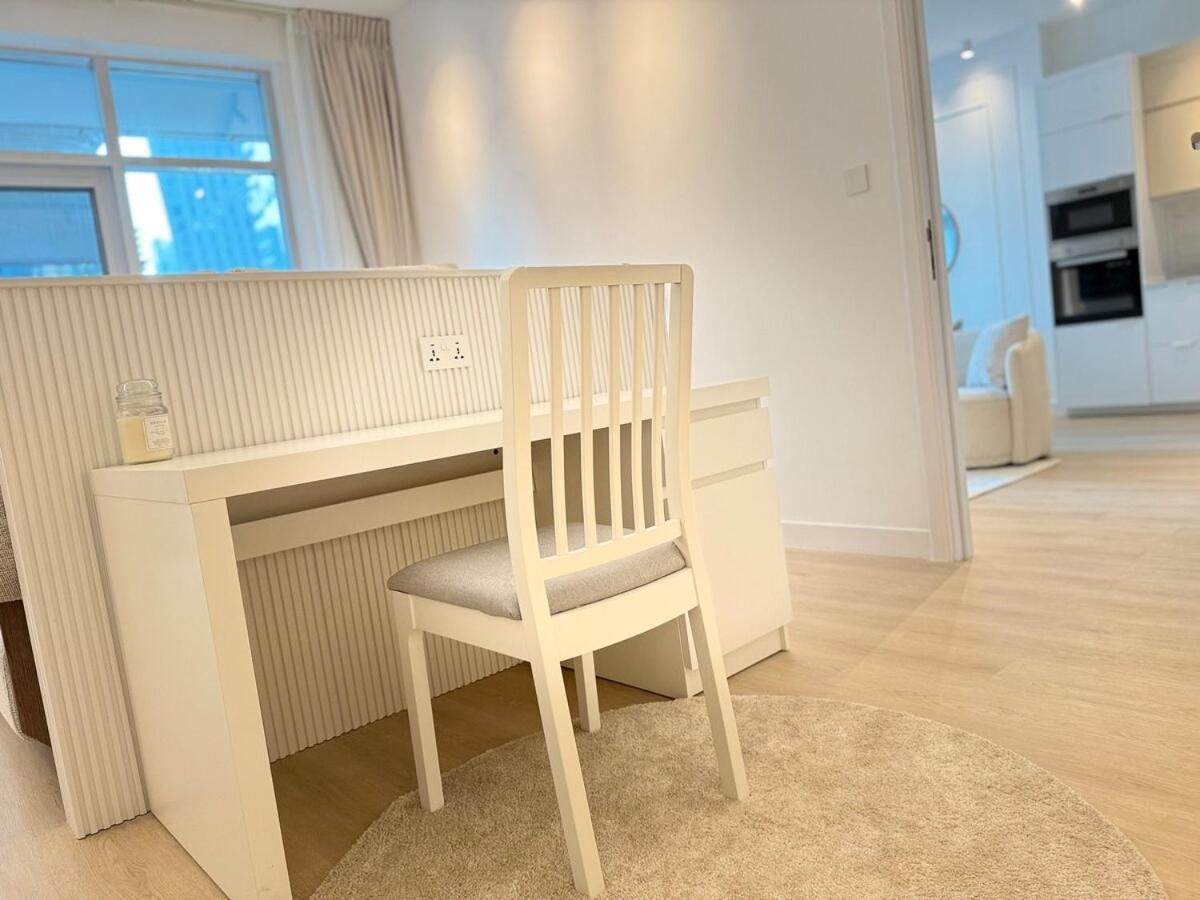 Cozy And Modern Two Bedroom In Marina *