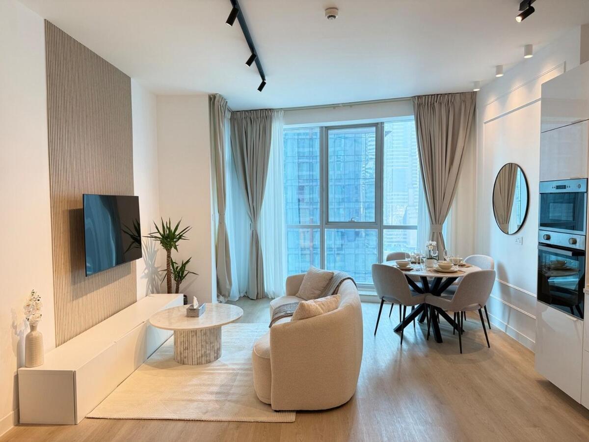 Cozy And Modern Two Bedroom In Marina Apartamento