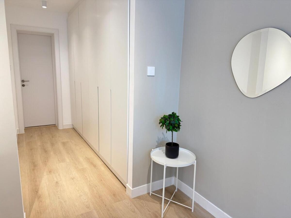 Cozy And Modern Two Bedroom In Marina Dubái