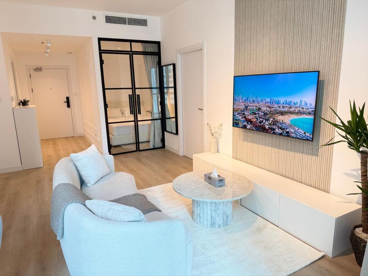 Cozy And Modern Two Bedroom In Marina *