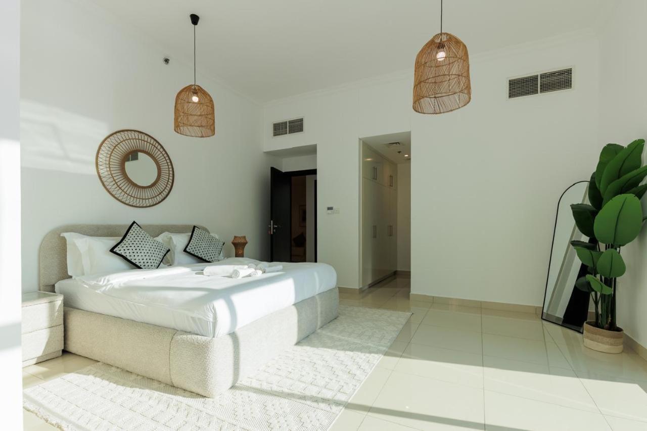 Waterfront Flat Stunning View Sleeps 6 *