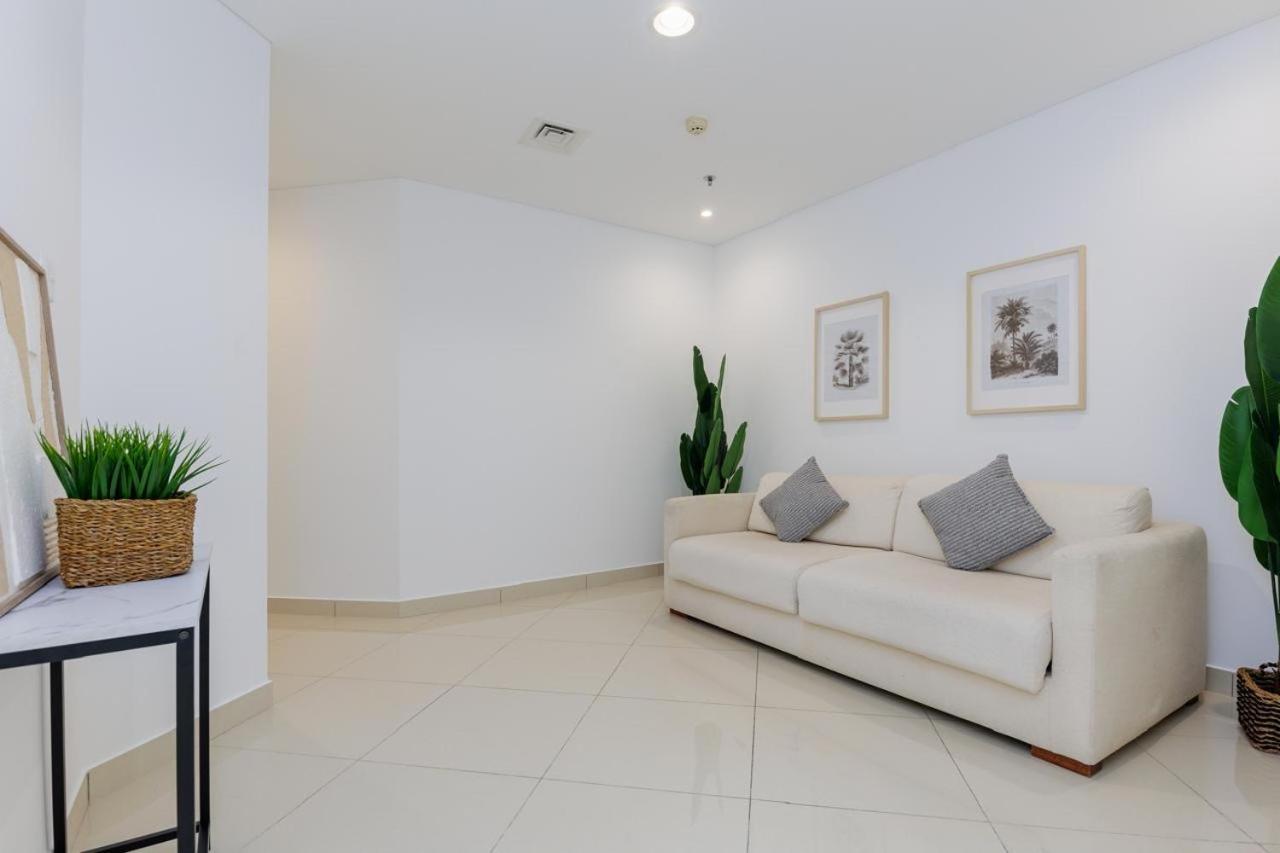 Waterfront Flat Stunning View Sleeps 6