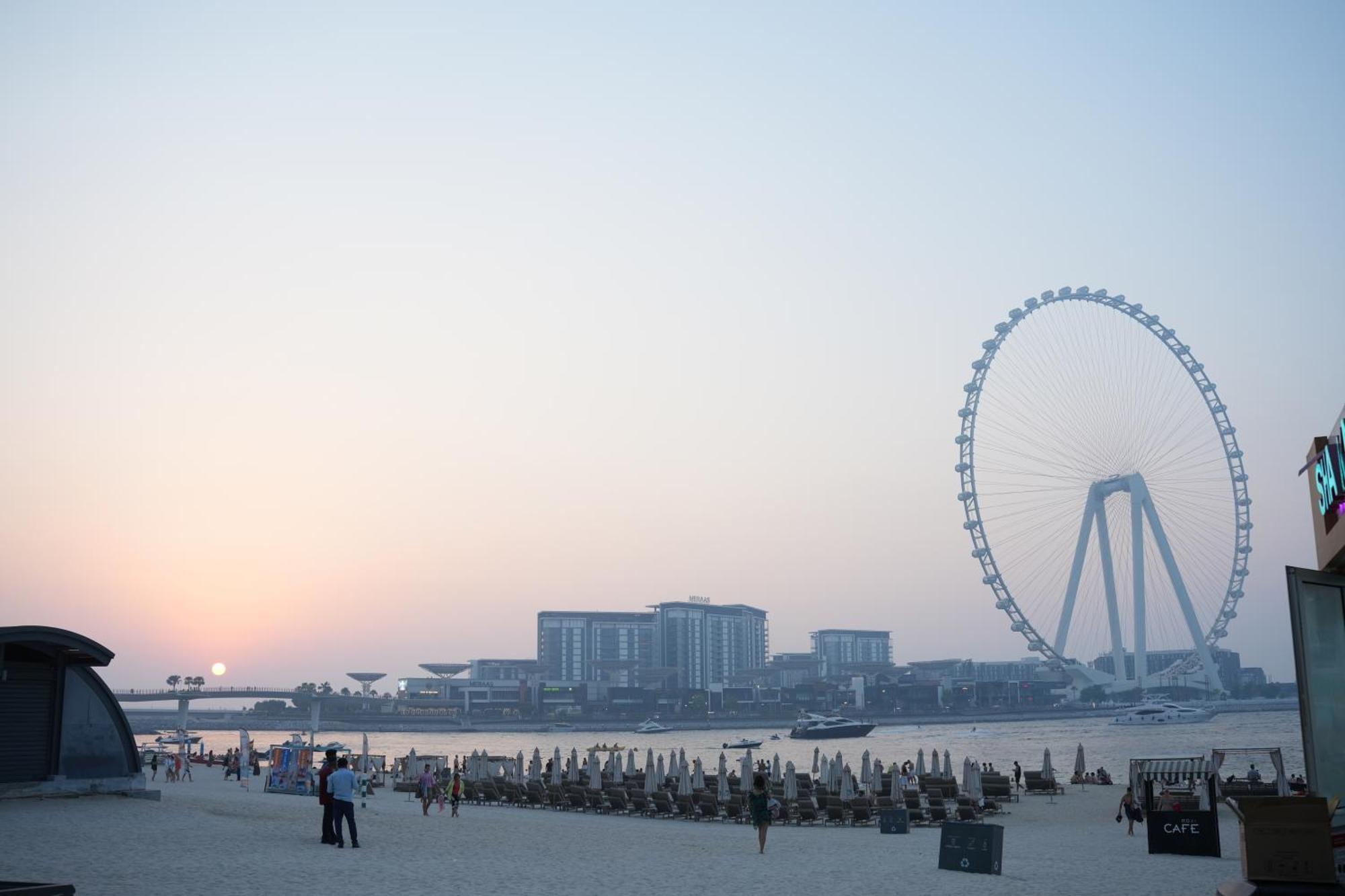 Capsulehotel Yellow Parrot Jbr Dubai