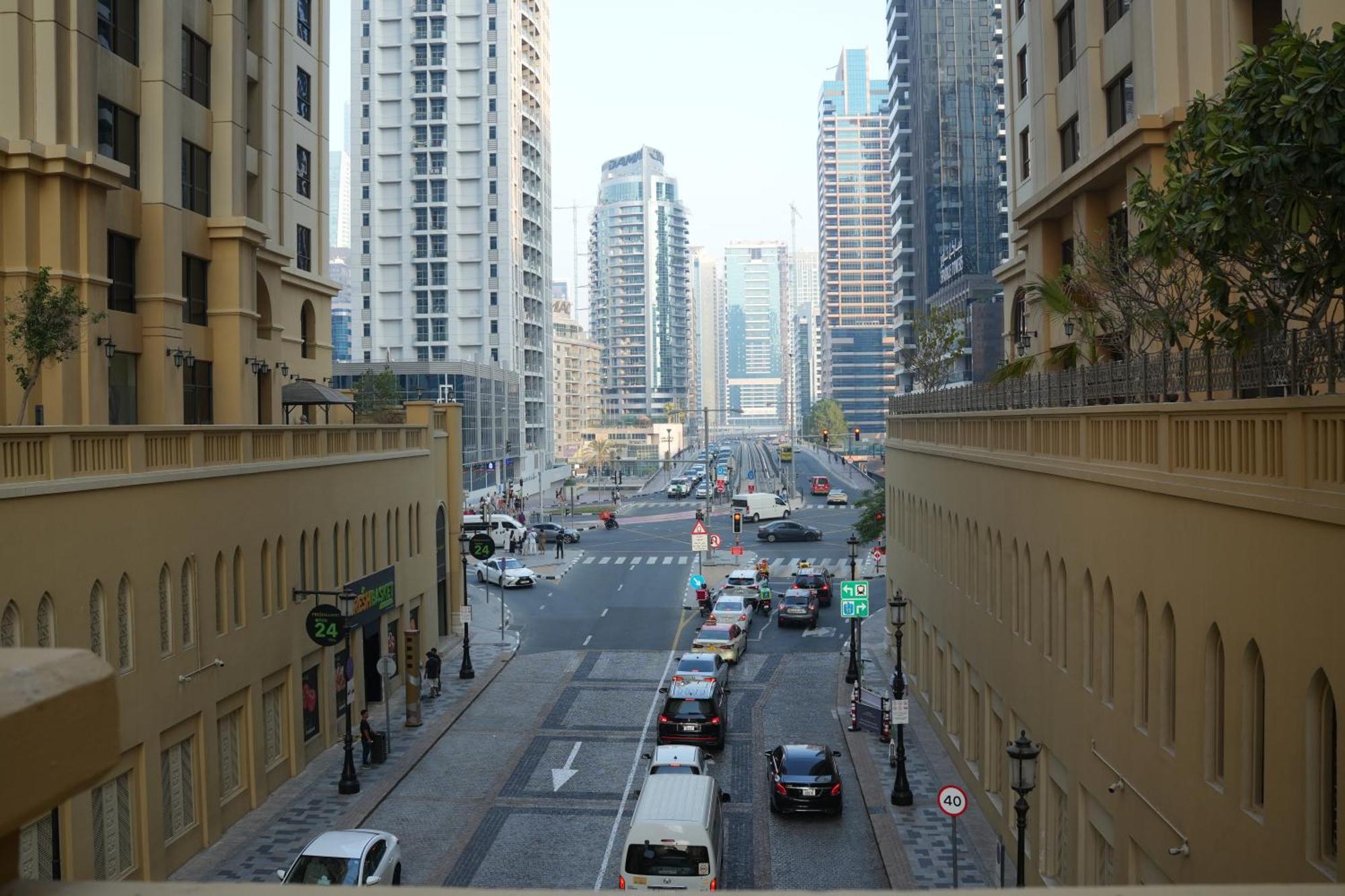 Yellow Parrot Jbr Dubaï