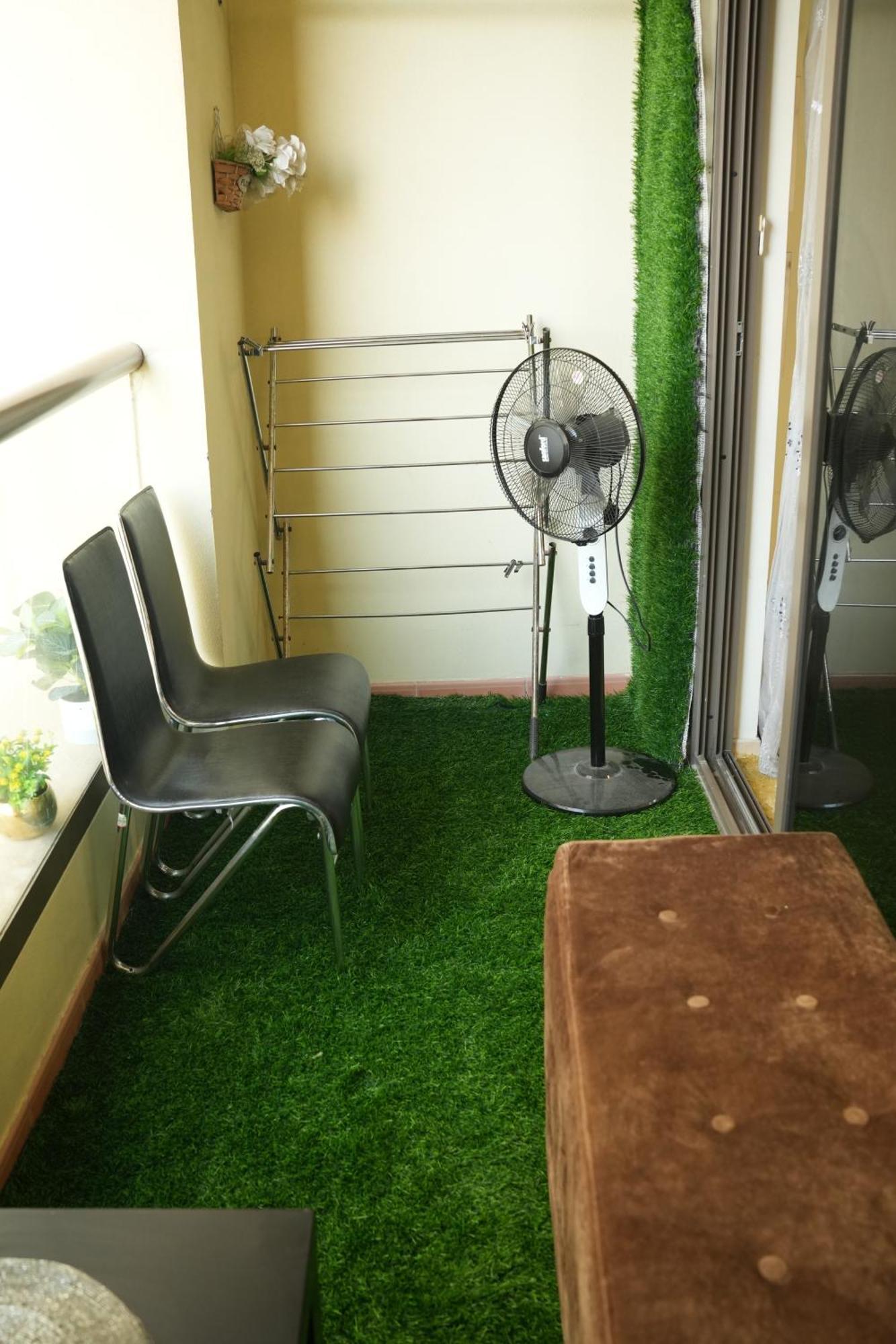 Yellow Parrot Jbr Capsulehotel Dubai