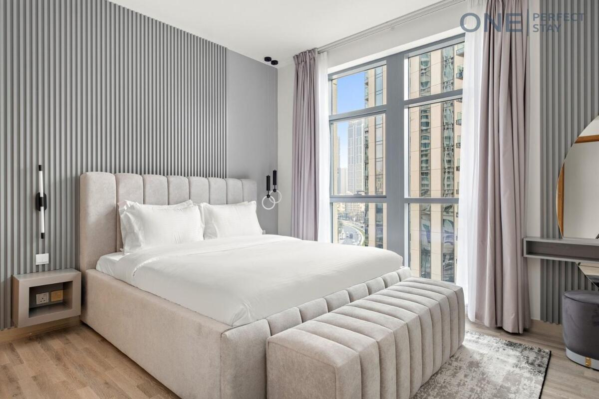 Stylish 1br With Maid In Downtown With Pool And Gym * Dubaï