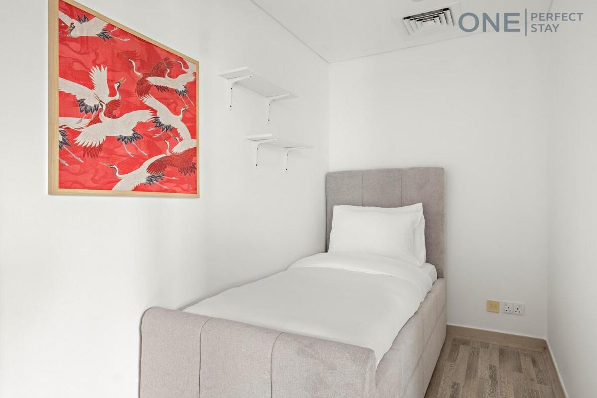 Stylish 1br With Maid In Downtown With Pool And Gym * Dubaï