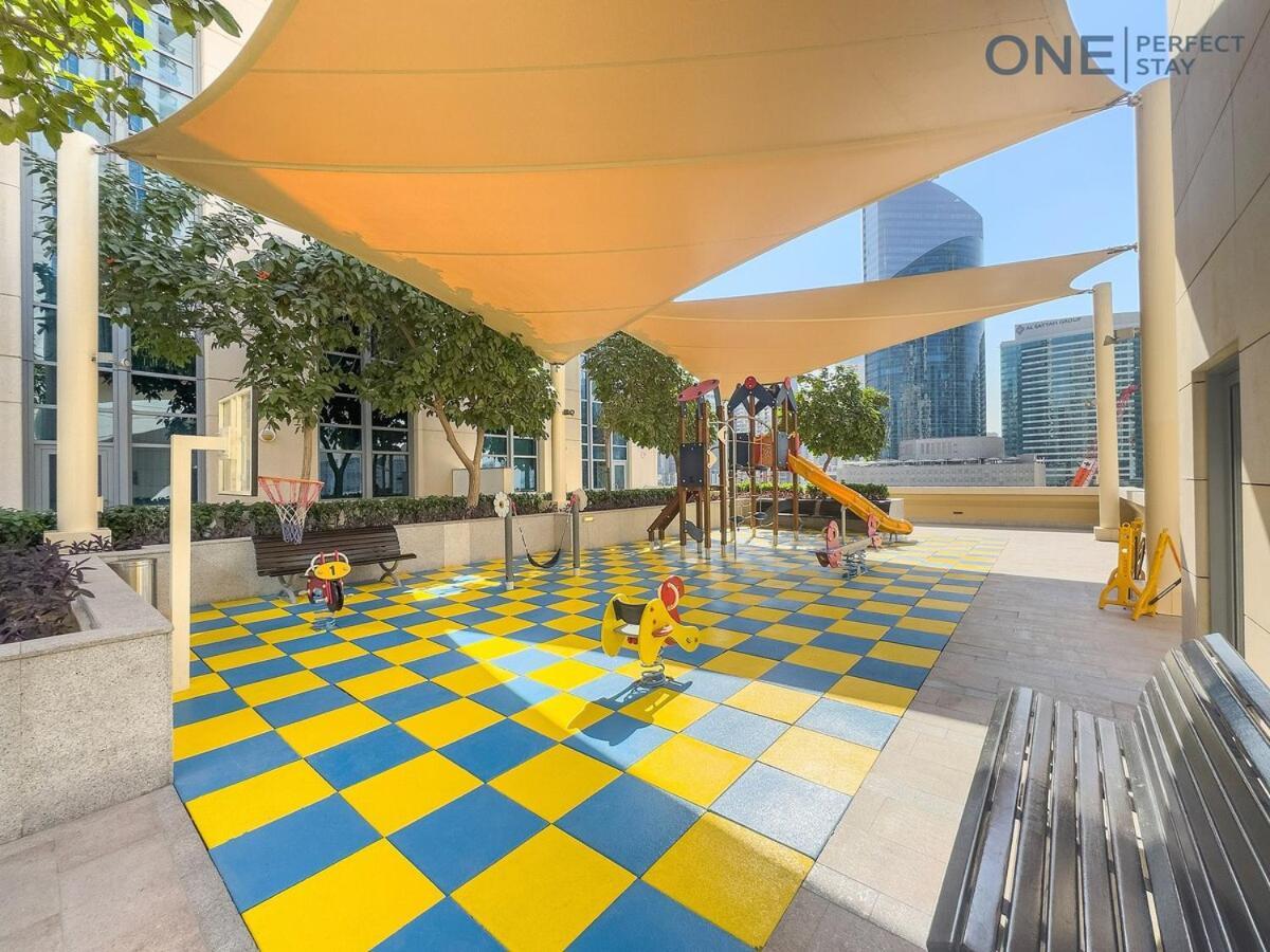 Stylish 1br With Maid In Downtown With Pool And Gym Dubaï