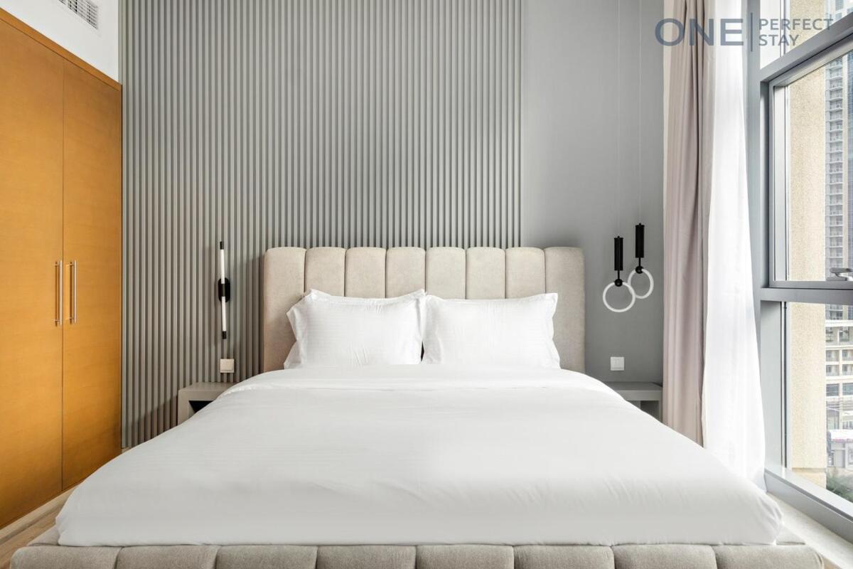 Stylish 1br With Maid In Downtown With Pool And Gym Dubaï