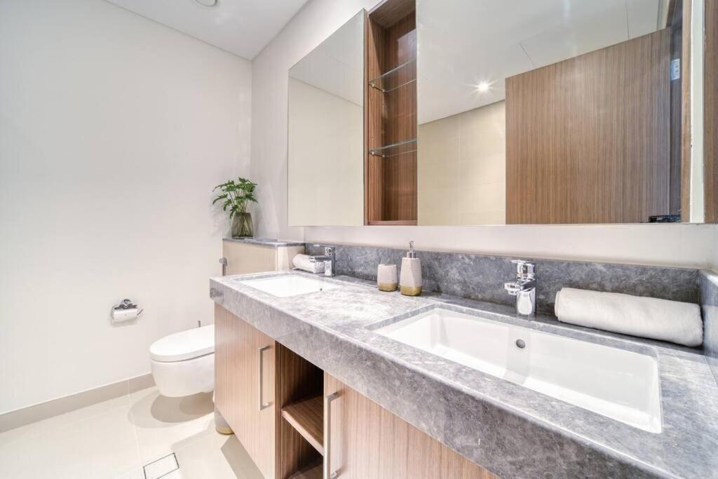 Luxury 2 Bed With Bluewater Views & Infinity Pool Appartement