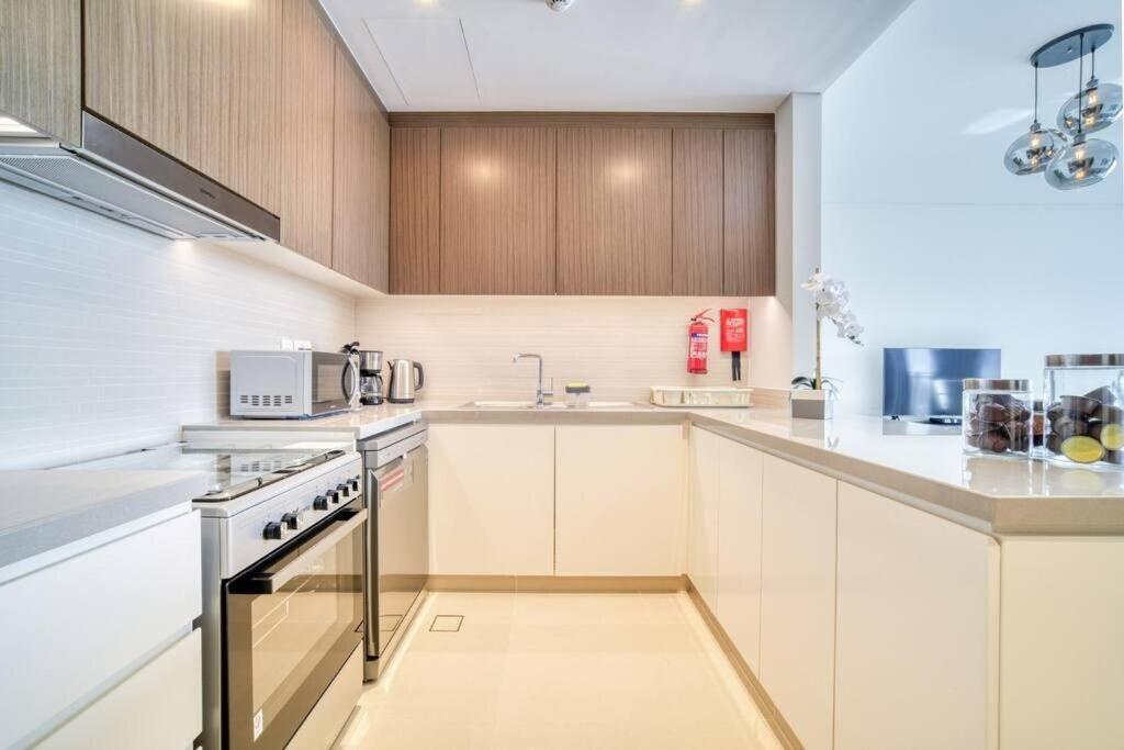 Luxury 2 Bed With Bluewater Views & Infinity Pool Dubaï