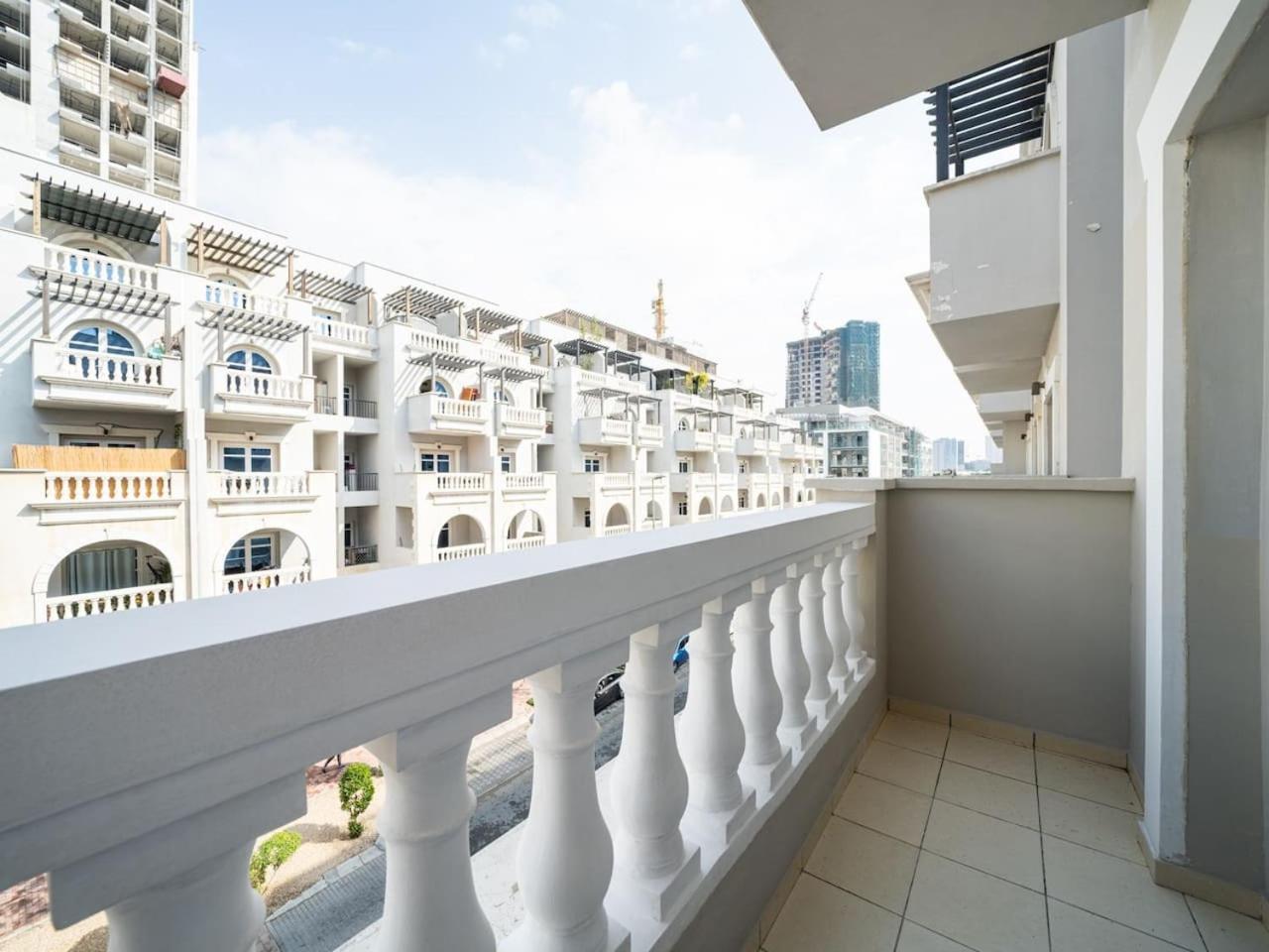 Charming 1-bedroom In Autumn, Jvc Appartement *