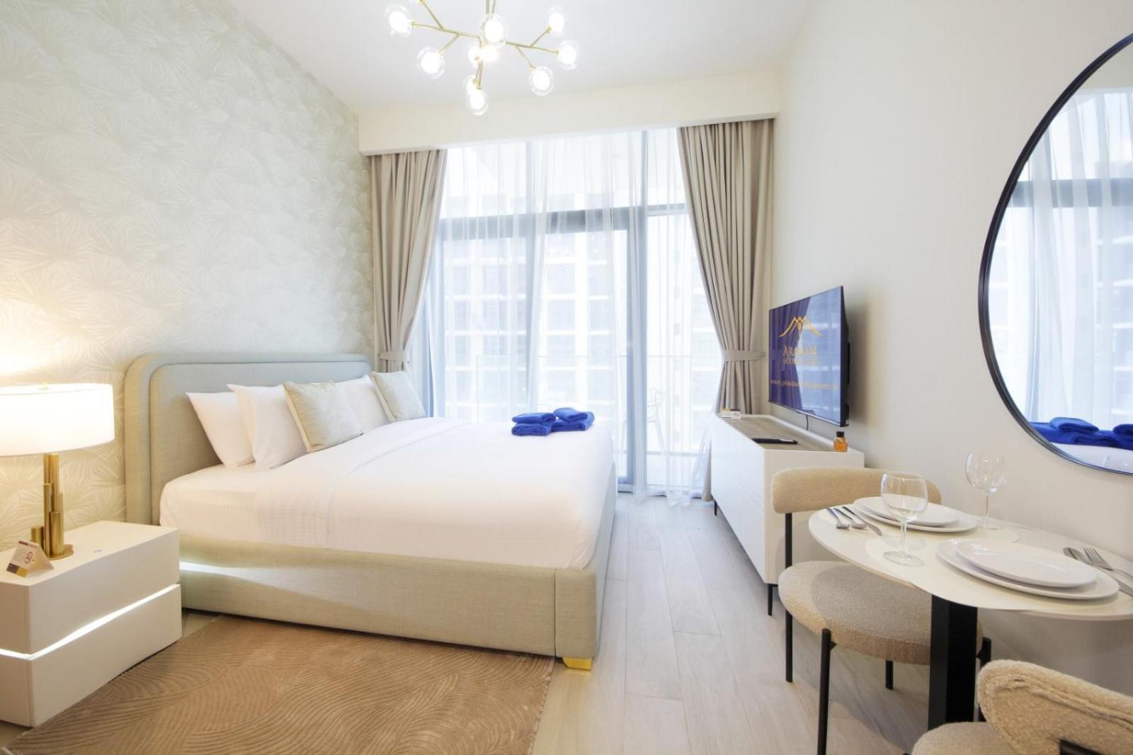 Apartemen Newarabian Azizi Riviera Dubai