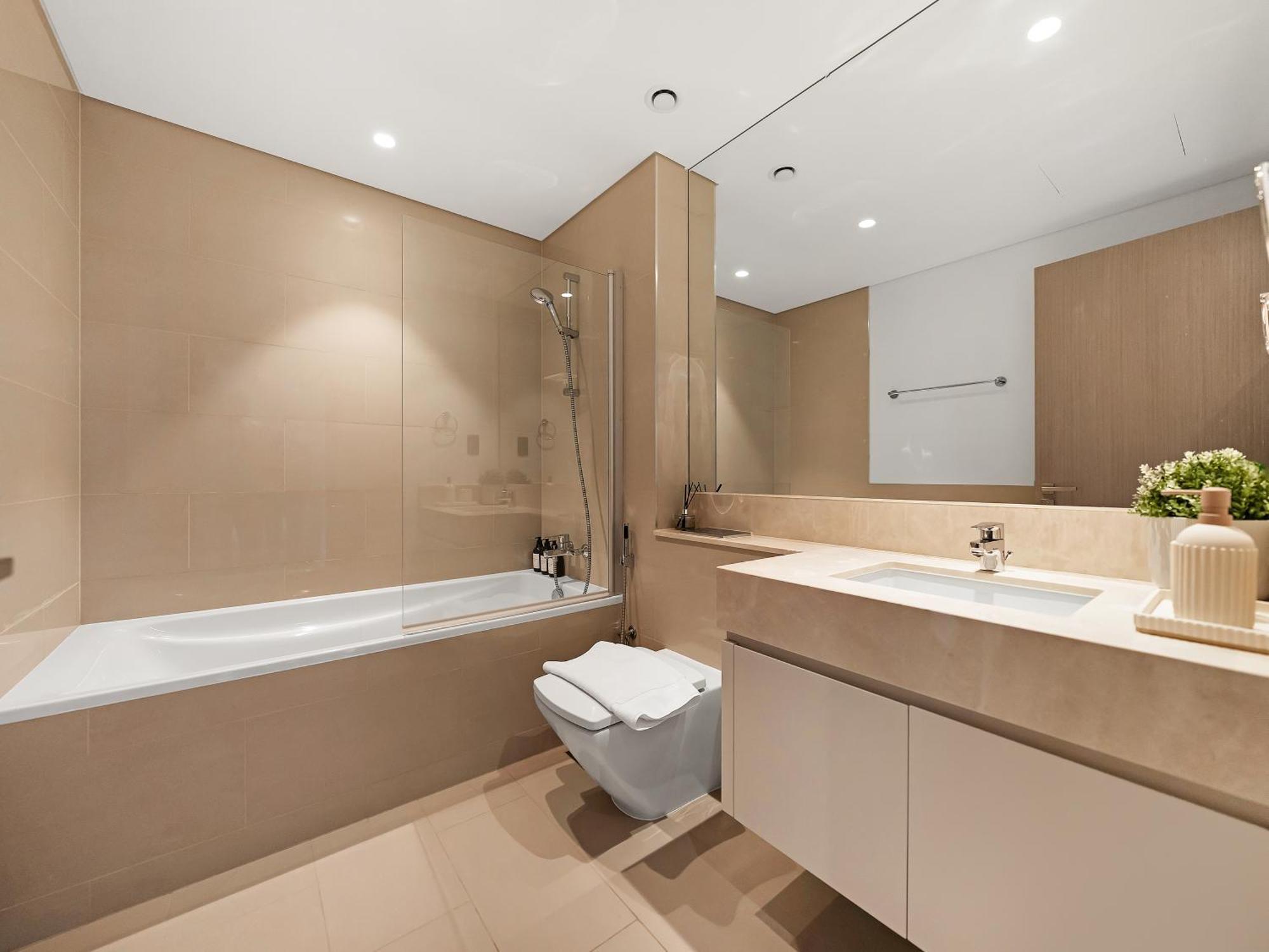 The Chic Downtown Luxury Near Burj Khalifa Apartment