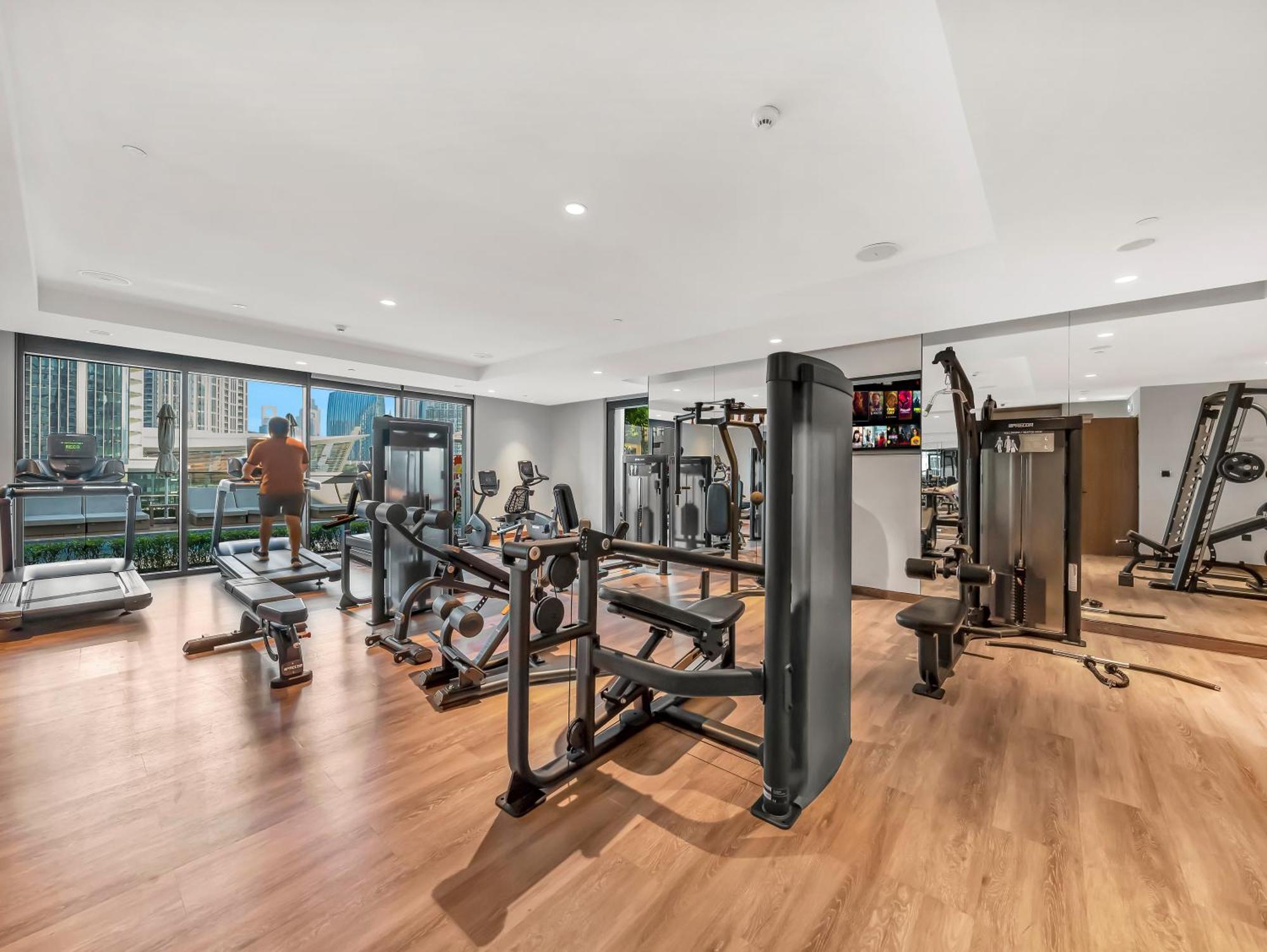 The Chic Downtown Luxury Near Burj Khalifa Apartment