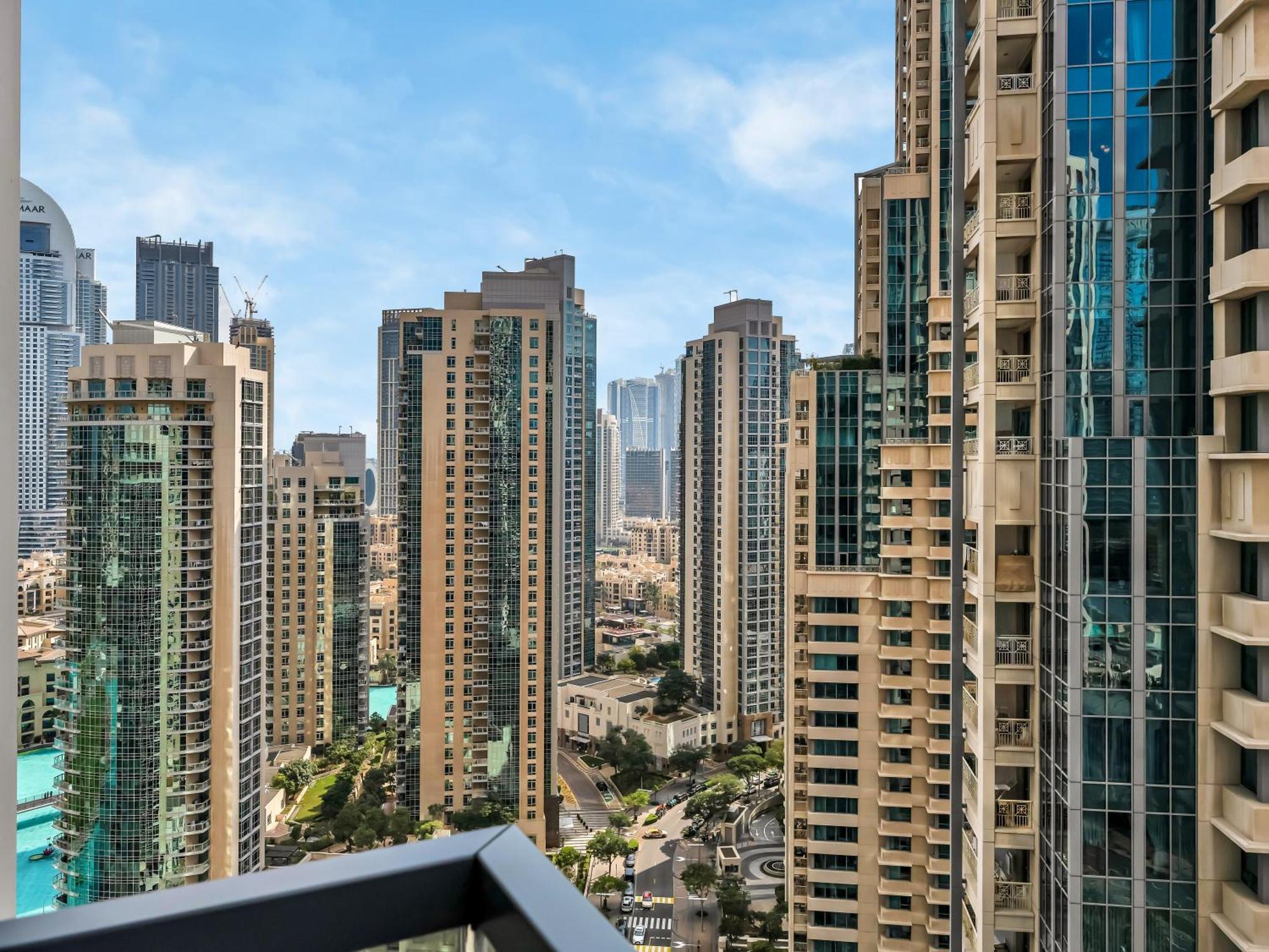 The Chic Downtown Luxury Near Burj Khalifa Apartment Dubai