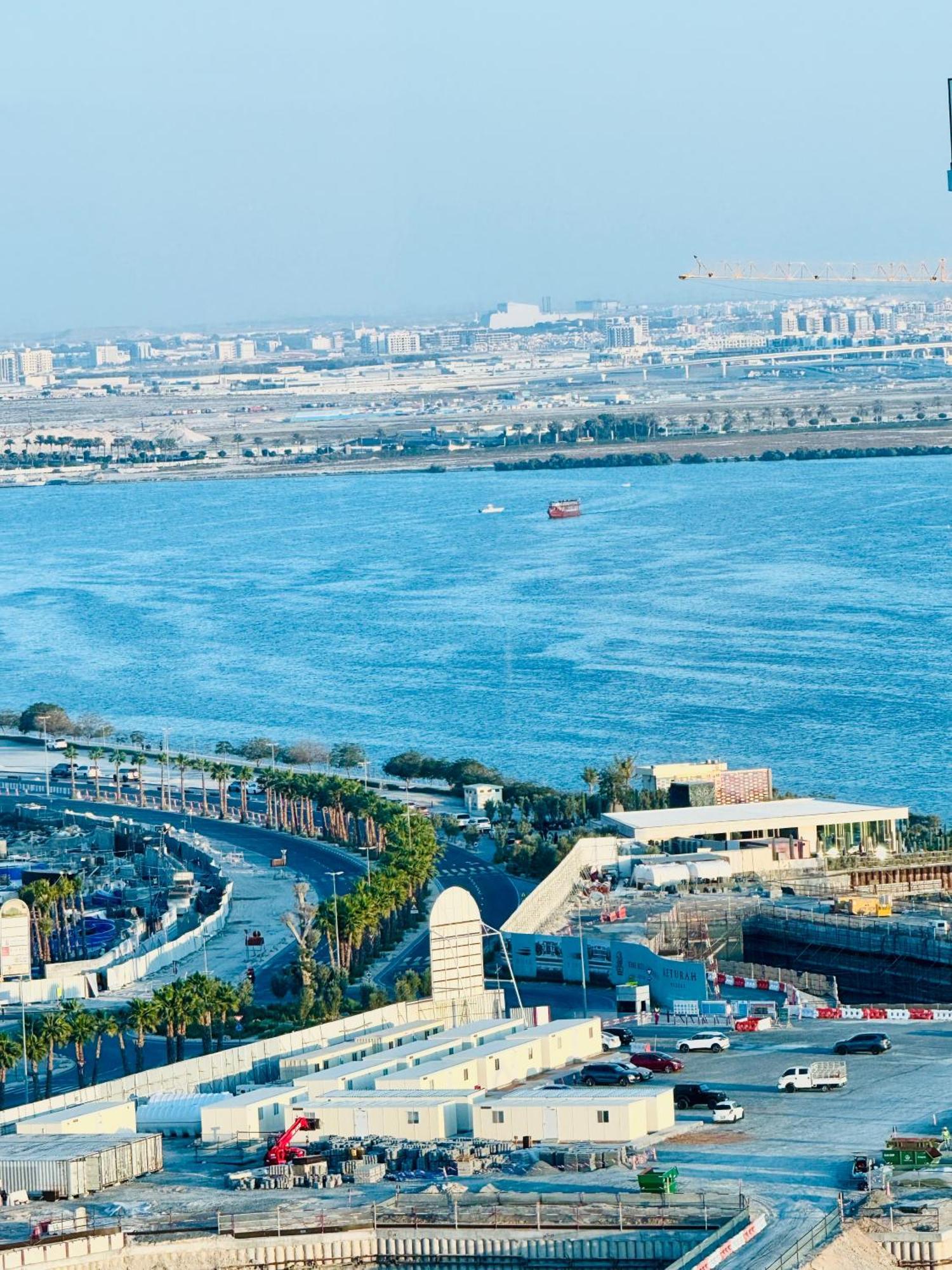 Farhad Azizi Al Jaddaf Sleek Appartement Dubaï
