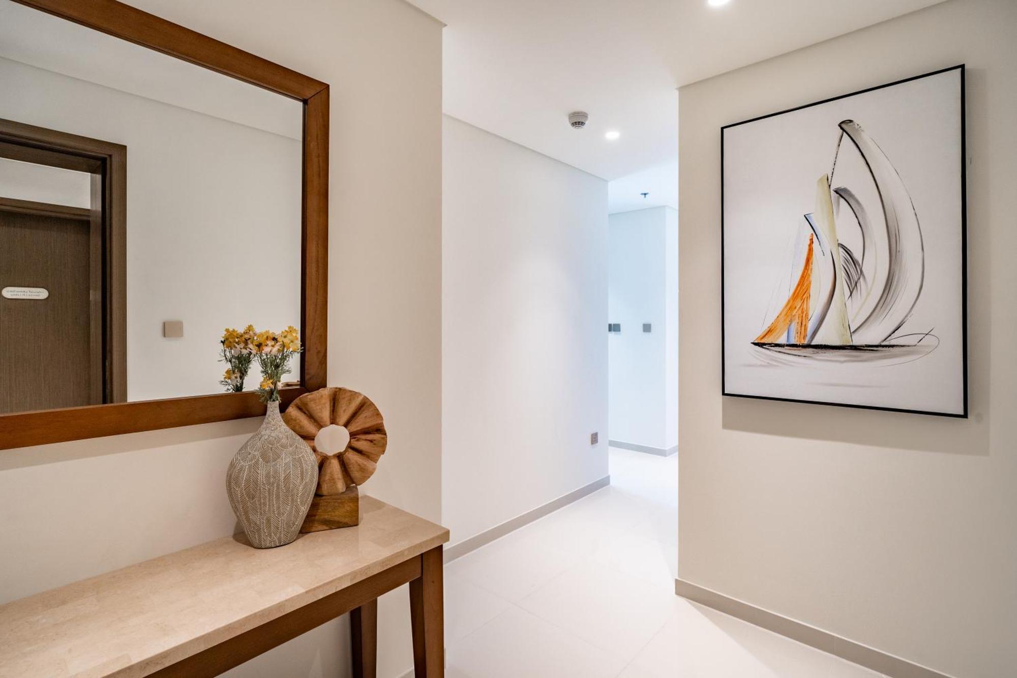 Homes & Beyond I Modern 2 Bedroom Seafront Apartemen *