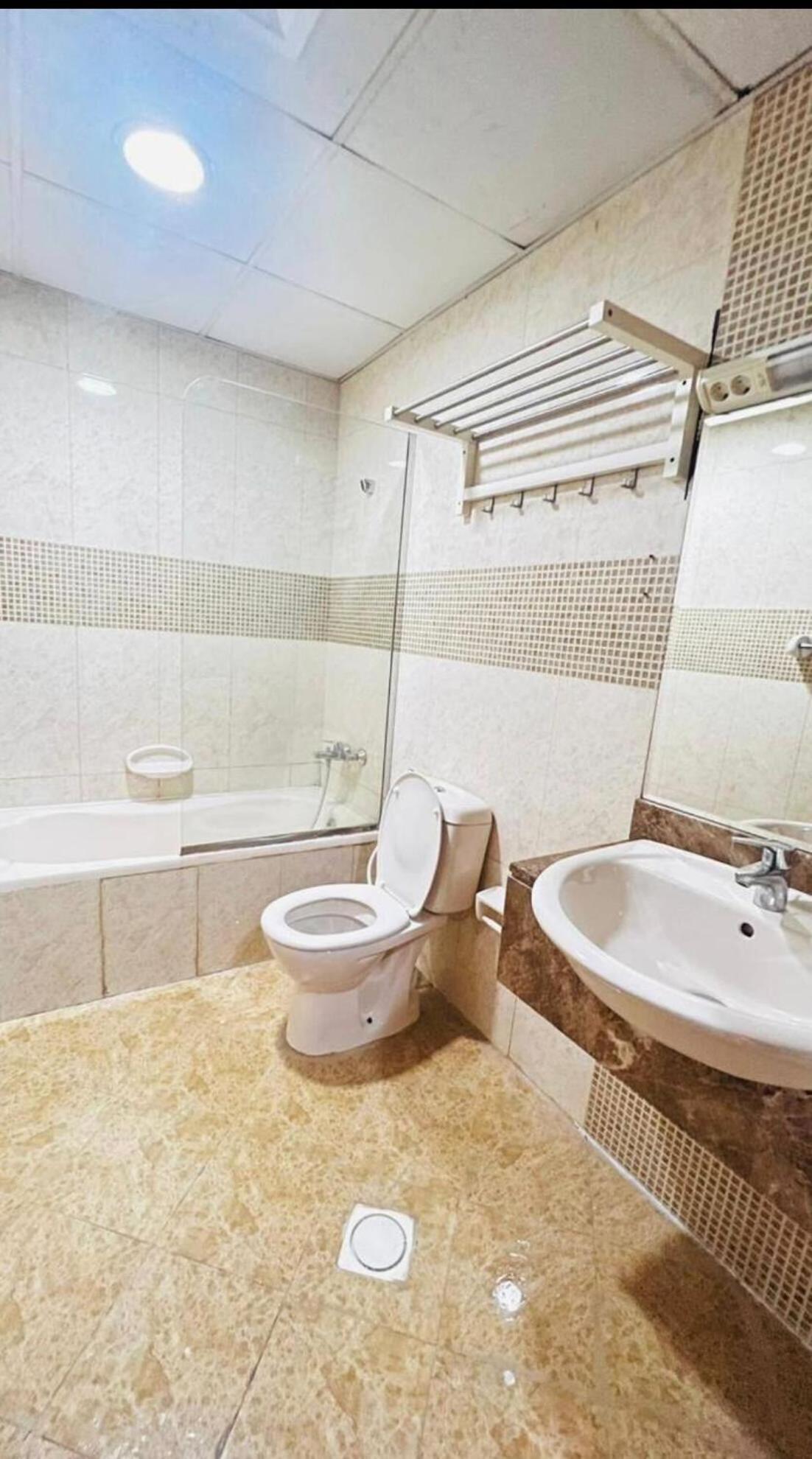 Creative Partition In Barsha 1 Near Metro Privatunterkunft Dubai