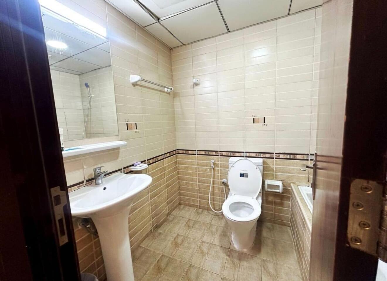 The Junction Partition In Barsha Heights Séjour chez l'habitant *