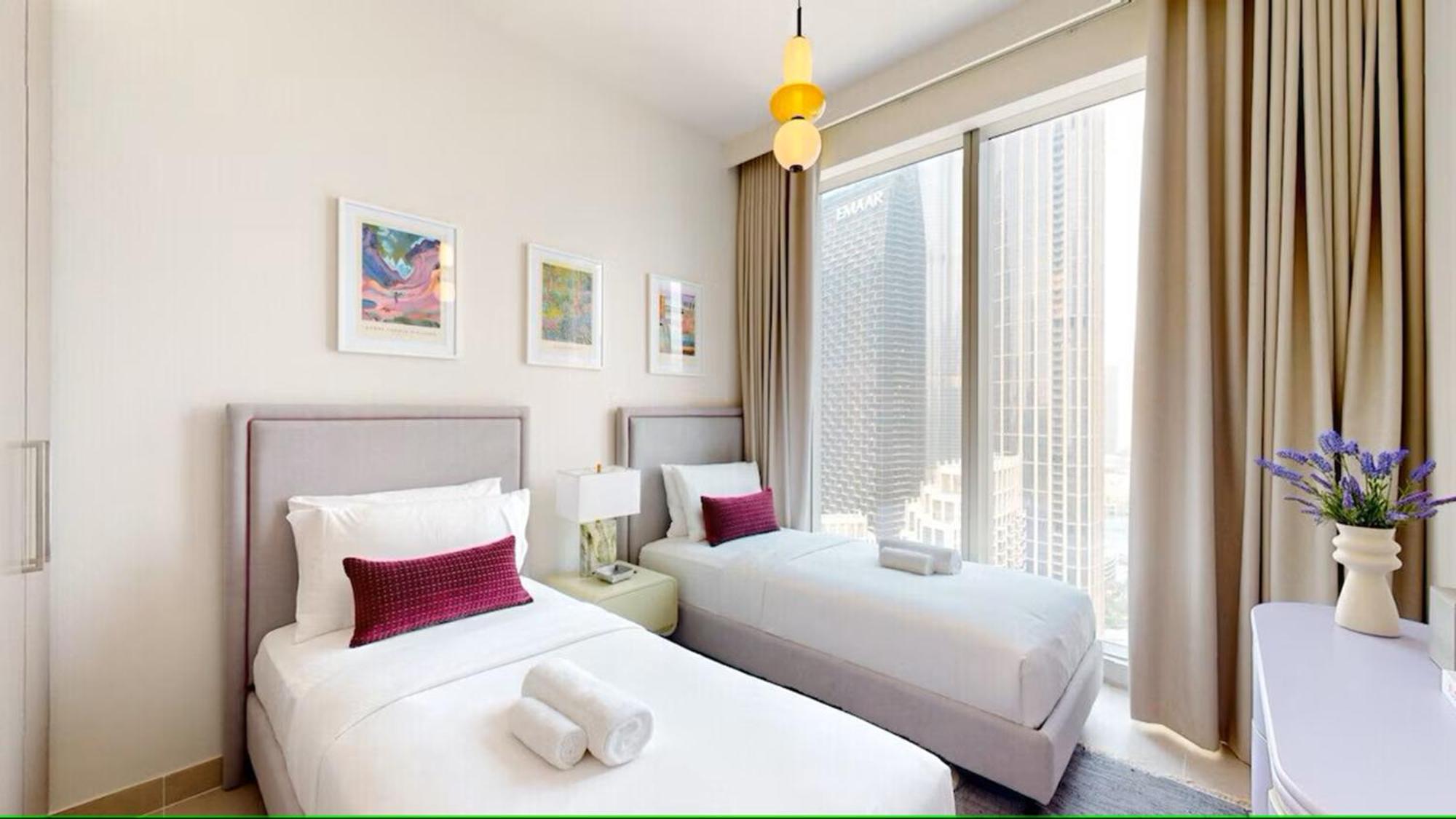 Center Luxury