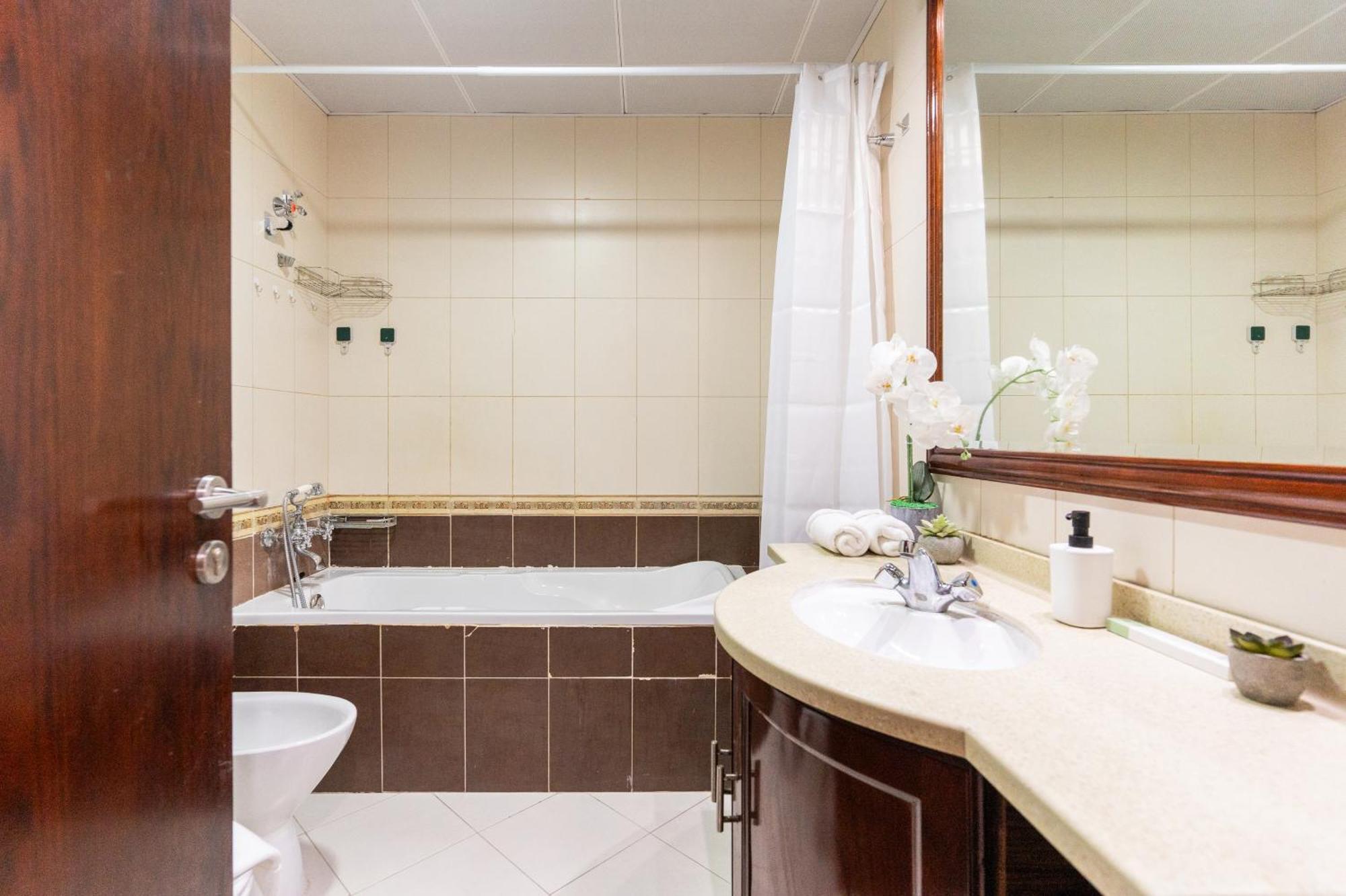 Appartement Luxury 3br With Stunning Full Marina View In *