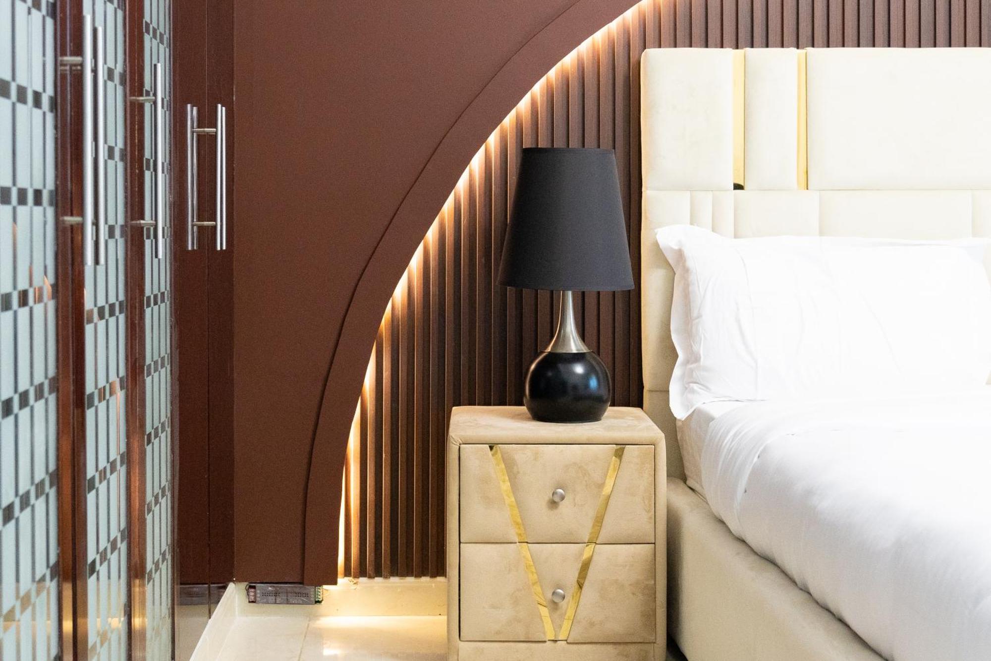 Luxury 3br With Stunning Full Marina View In Dubaï